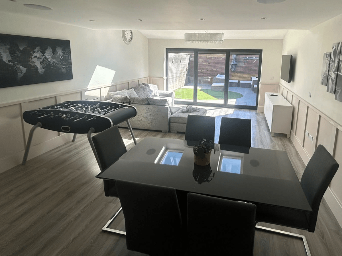 5 bed 6